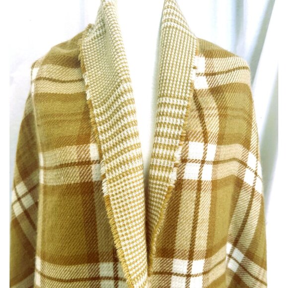 Beautiful Steve Madden Tan & White Versatile Reversible Long Scarf with Fringe - Picture 2 of 8
